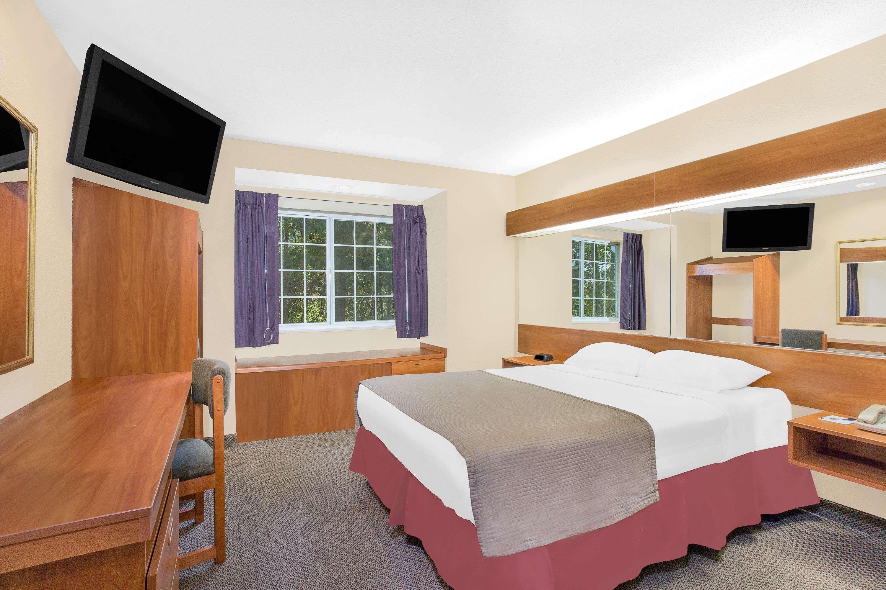 Microtel Inn & Suites Beckley East Екстериор снимка