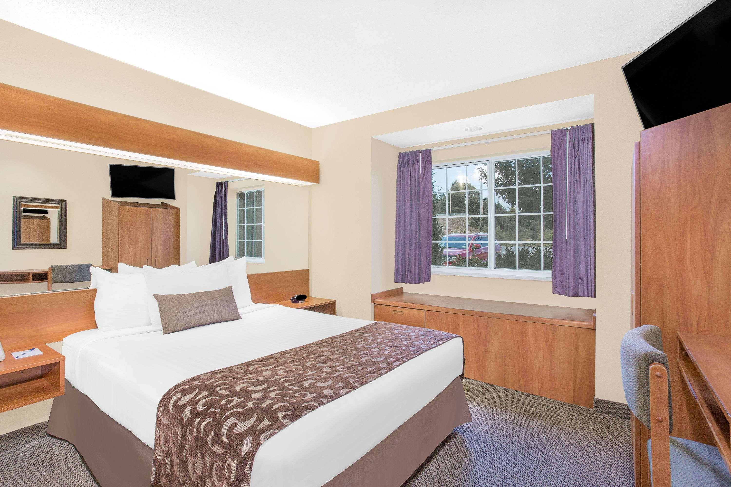 Microtel Inn & Suites Beckley East Екстериор снимка