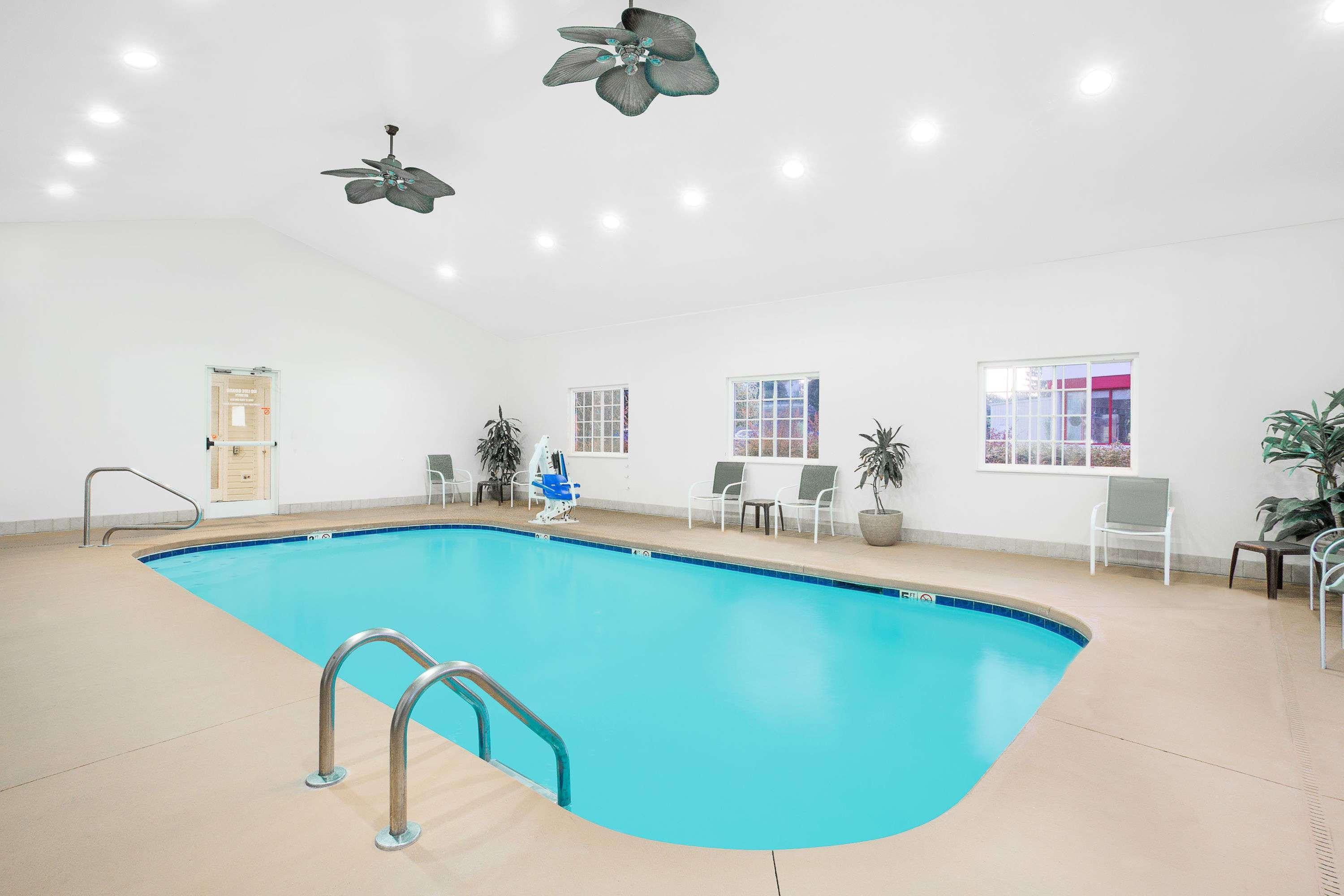 Microtel Inn & Suites Beckley East Екстериор снимка