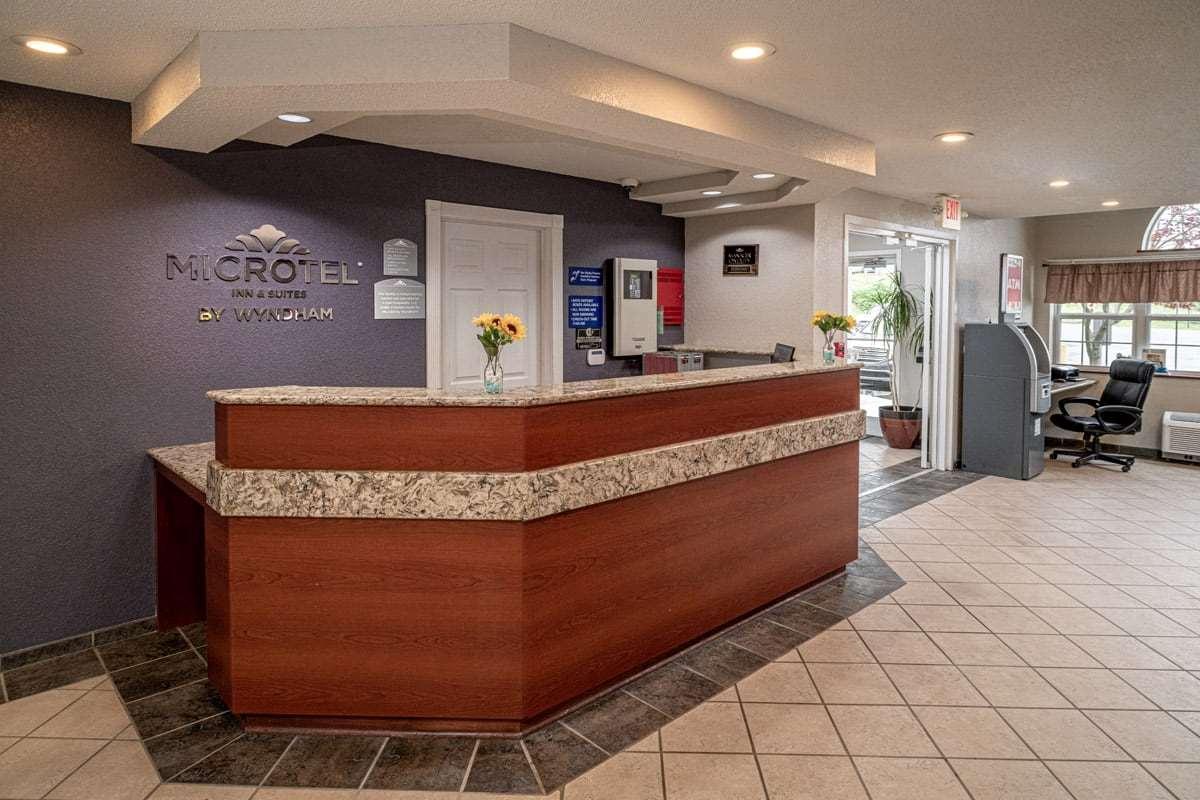 Microtel Inn & Suites Beckley East Екстериор снимка