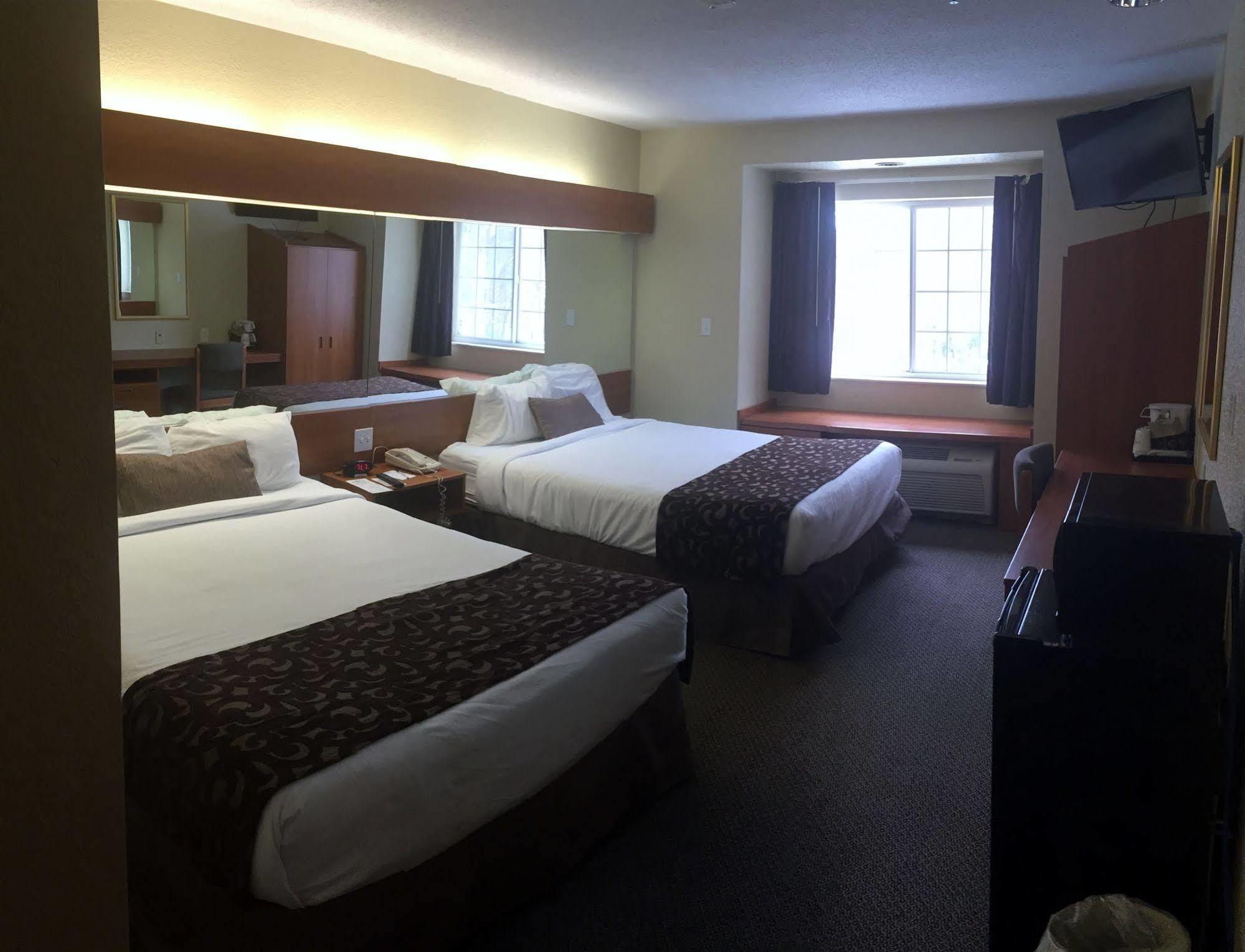 Microtel Inn & Suites Beckley East Екстериор снимка