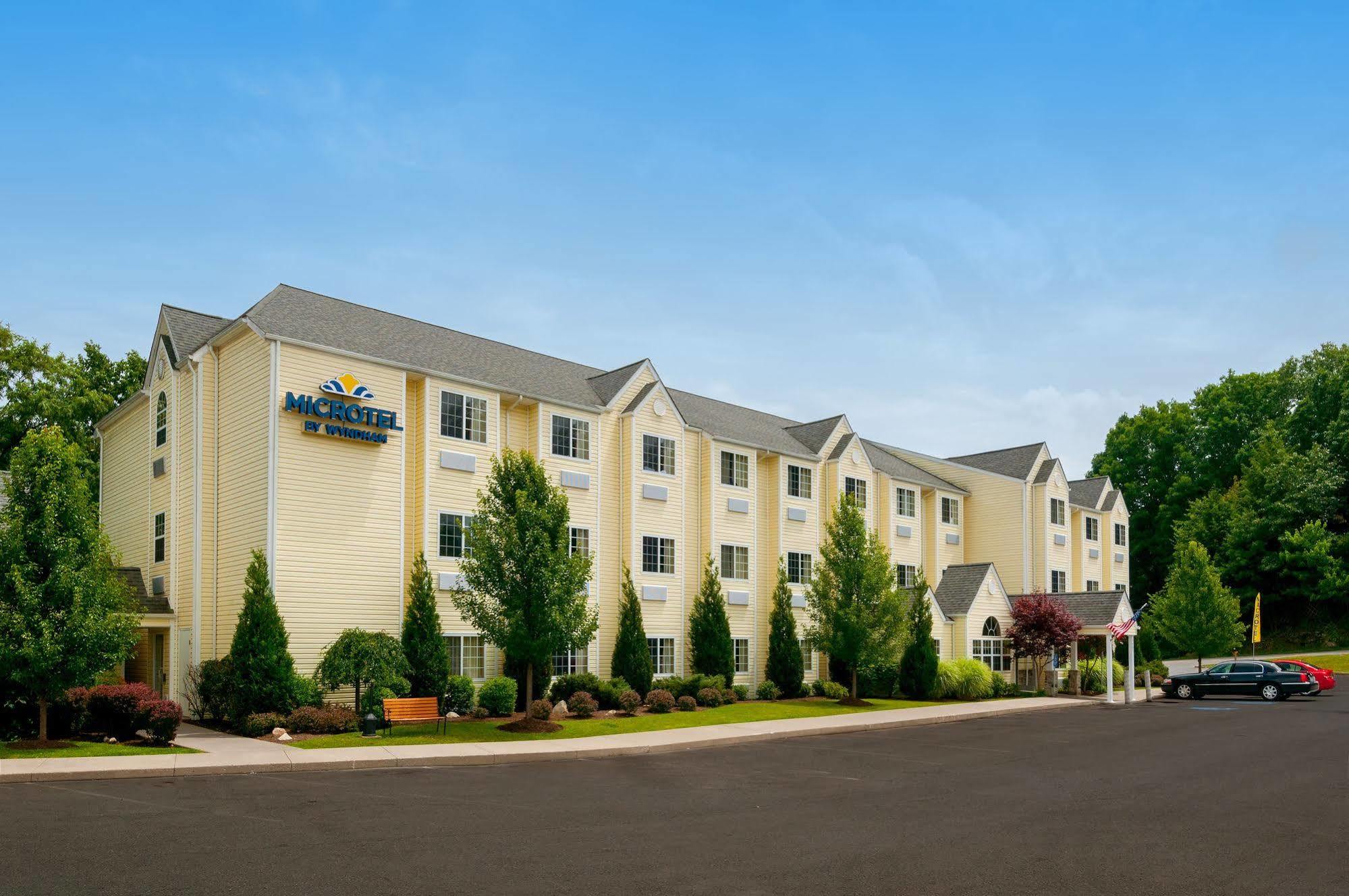 Microtel Inn & Suites Beckley East Екстериор снимка